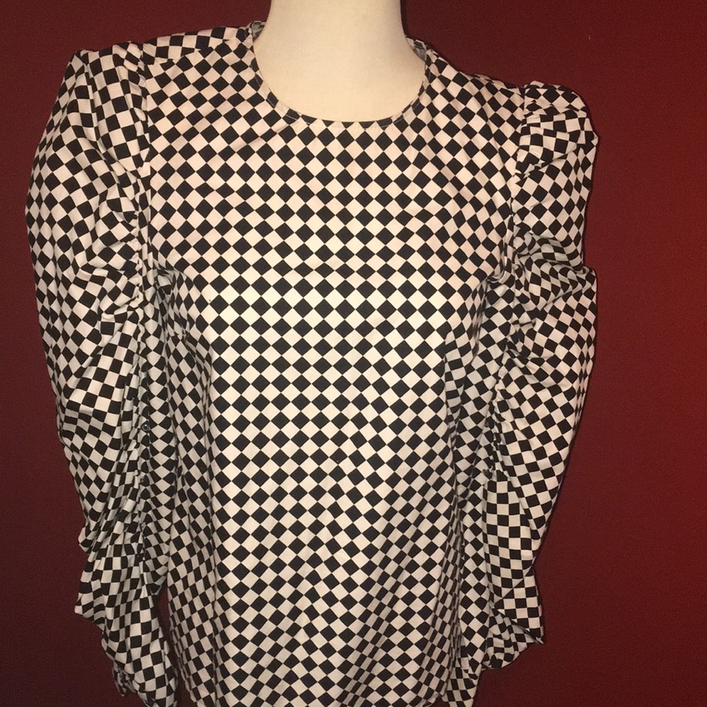 Black & White Checkered long sleeve blouse